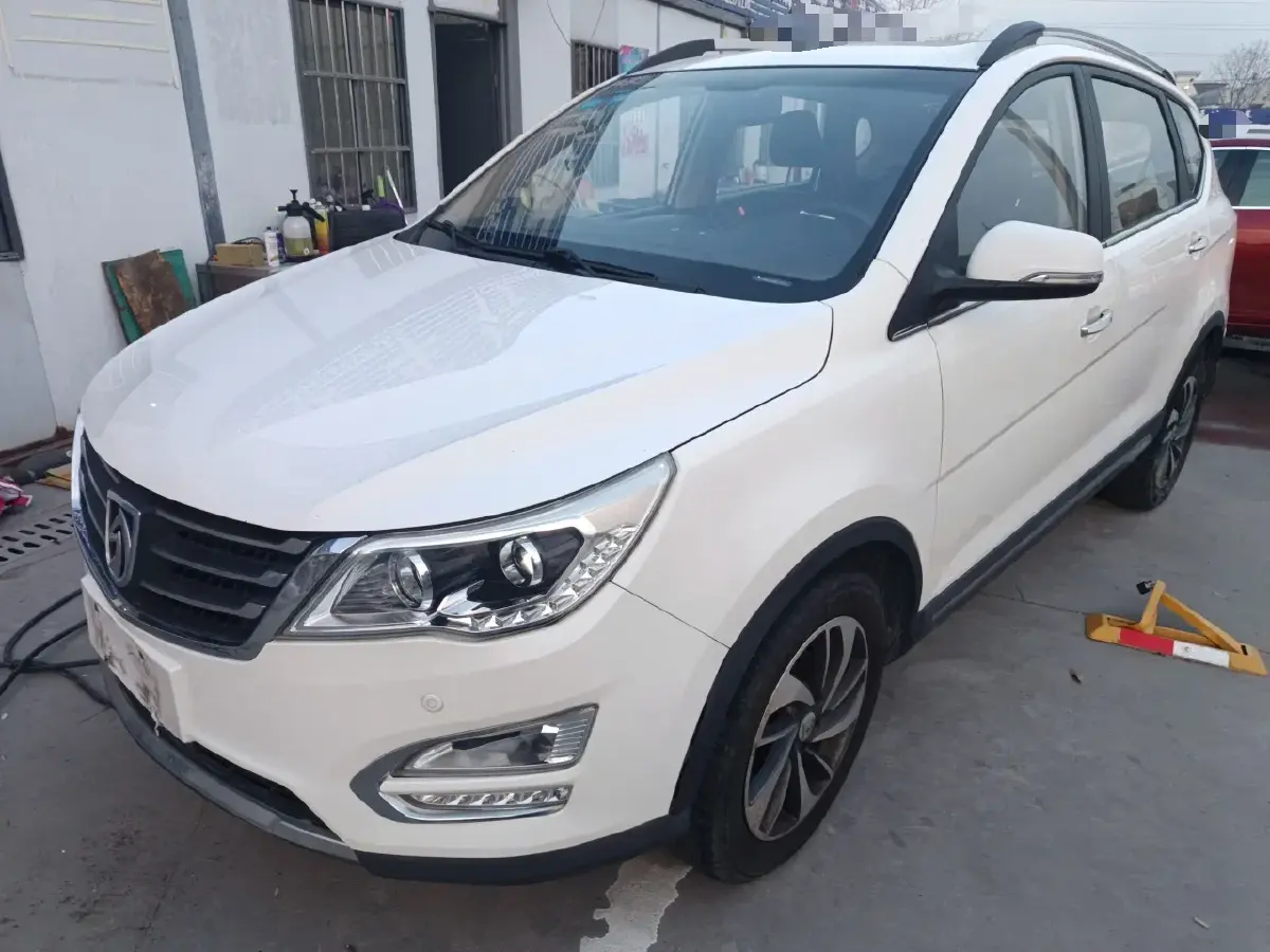 2016 BaoJun 560 1.8L 137HP L4 5AMT