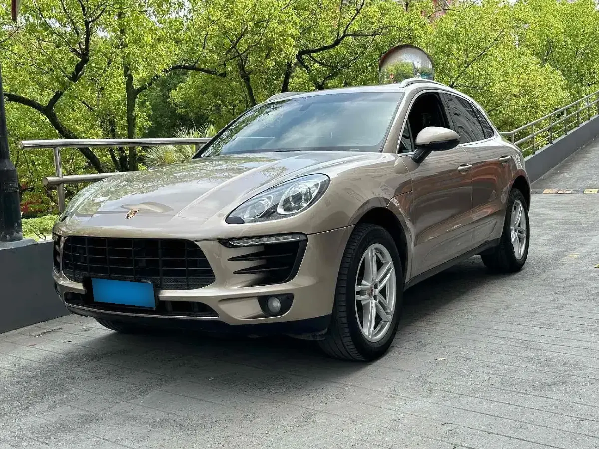 2014 Porsche Macan 2.0T 237HP L4 7DCT