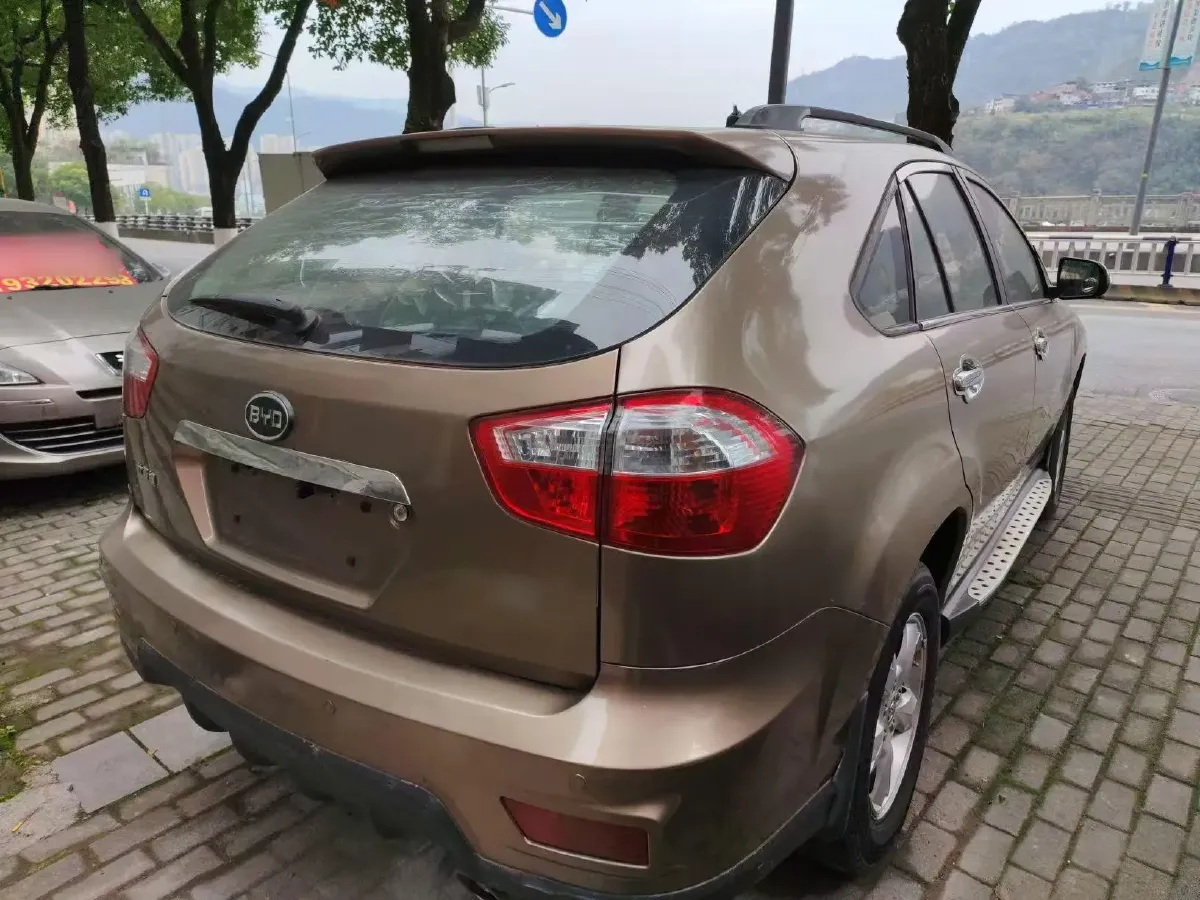2013 BYD S6 2.0L 140HP L4 5MT,autocango,china used car exporter,china ev exporter,chinese used car exporter,chinese used ev exporter