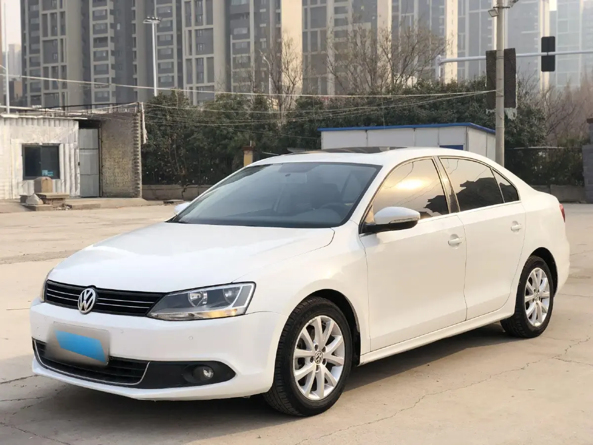 2012 Volkswagen Sagitar 1.4T 131HP L4 7DCT