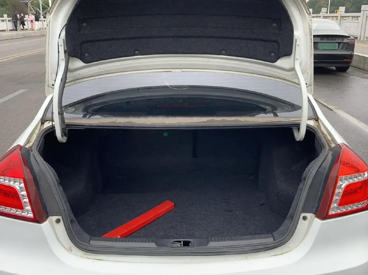 2016 Geely KingKong 1.5L 102HP L4 5MT,autocango,china used car exporter,china ev exporter,chinese used car exporter,chinese used ev exporter