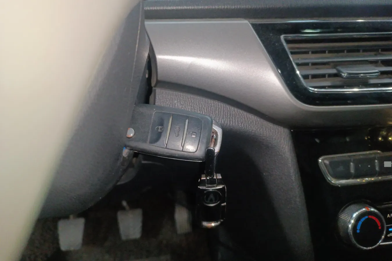 2016 ChangAn Kaicene A600 1.5L 114HP L4 5MT,autocango,china used car exporter,china ev exporter,chinese used car exporter,chinese used ev exporter