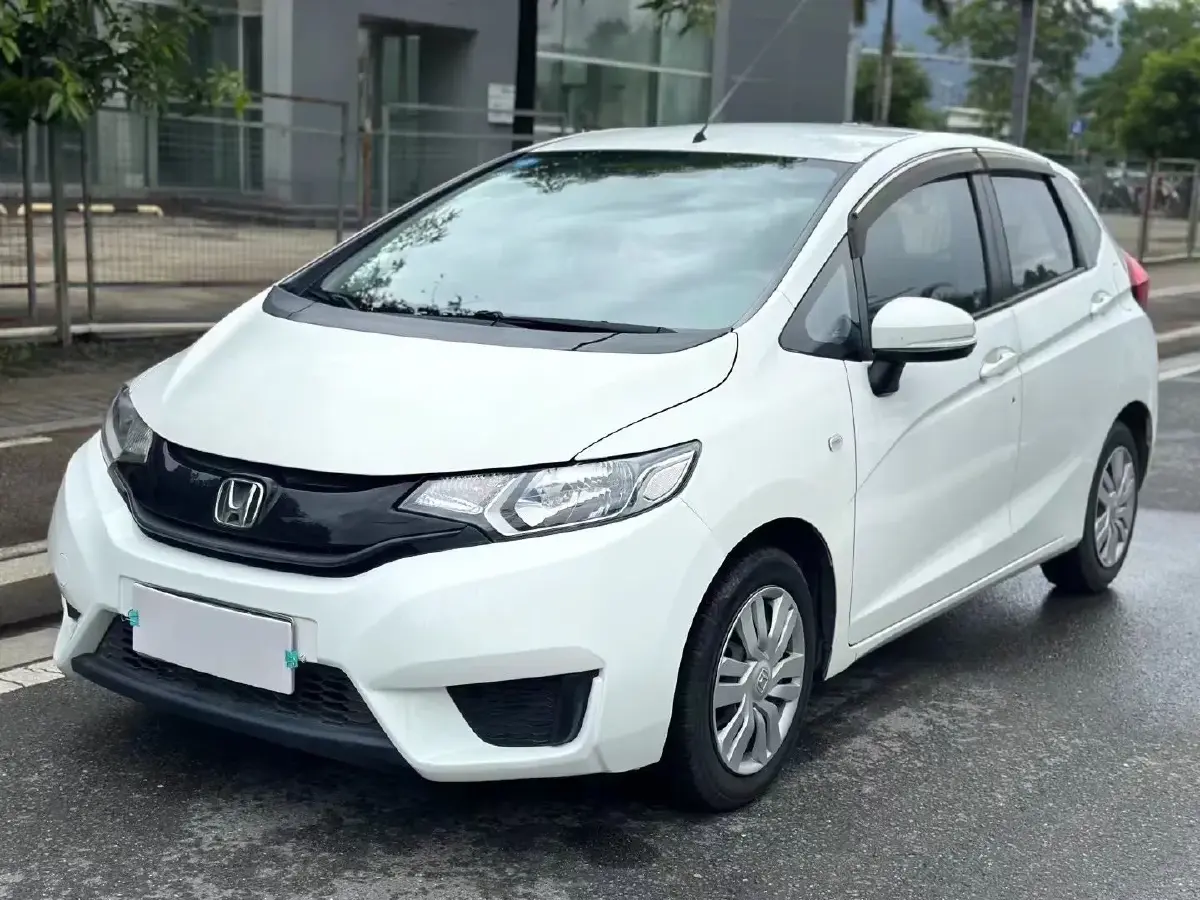 2014 Honda Fit 1.5L 131HP L4 CVT