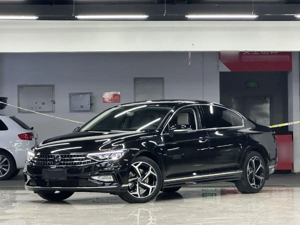 2023 Volkswagen Magotan 2.0T 186HP L4 7DCT