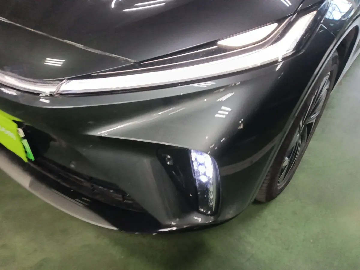 2023 Rising Auto R7 BEV 77KWH,autocango,china used car exporter,china ev exporter,chinese used car exporter,chinese used ev exporter