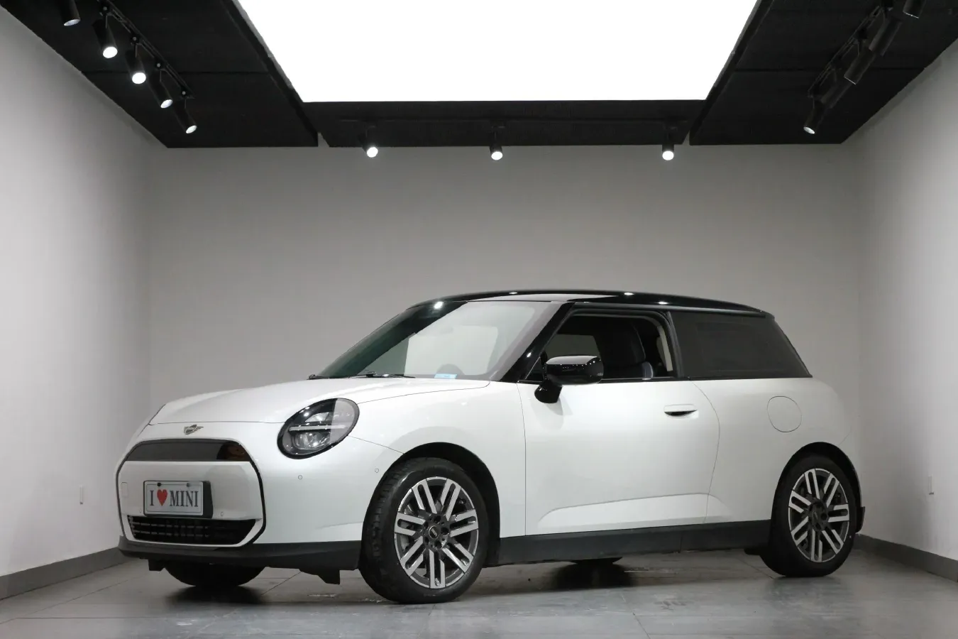 2024 MINI COOPER BEV 51.5KWH,autocango,china used car exporter,china ev exporter,chinese used car exporter,chinese used ev exporter