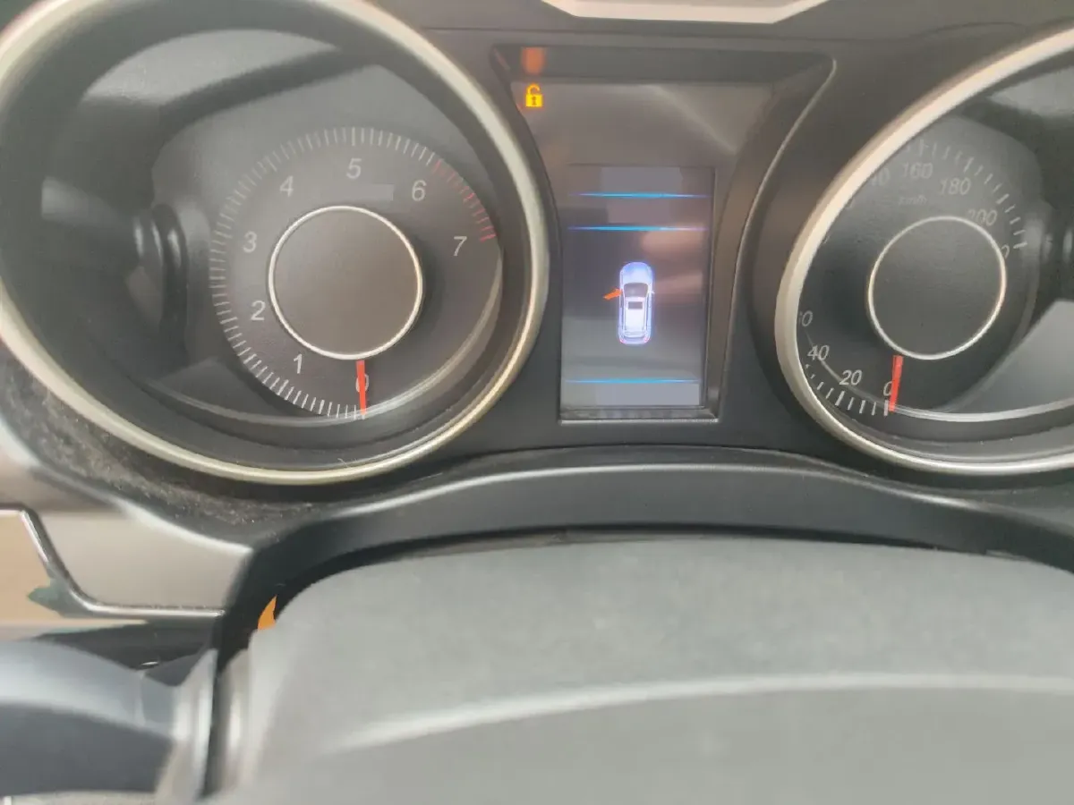 2017 Leopaard CS10 2.0T 177HP L4 6DCT,autocango,china used car exporter,china ev exporter,chinese used car exporter,chinese used ev exporter