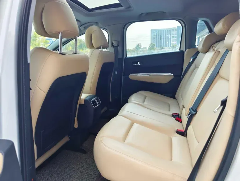 2016 Peugeot 3008 2.0L 147HP L4 6AT,autocango,china used car exporter,china ev exporter,chinese used car exporter,chinese used ev exporter