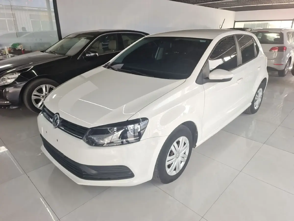 2016 Volkswagen Polo 1.4L 90HP L4 6AT