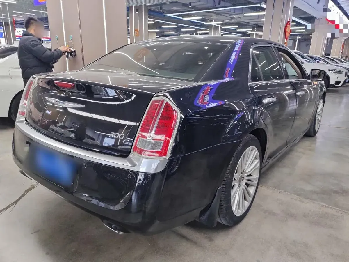 2014 Chrysler 300C 3.0L 234HP V6 8AT,autocango,china used car exporter,china ev exporter,chinese used car exporter,chinese used ev exporter
