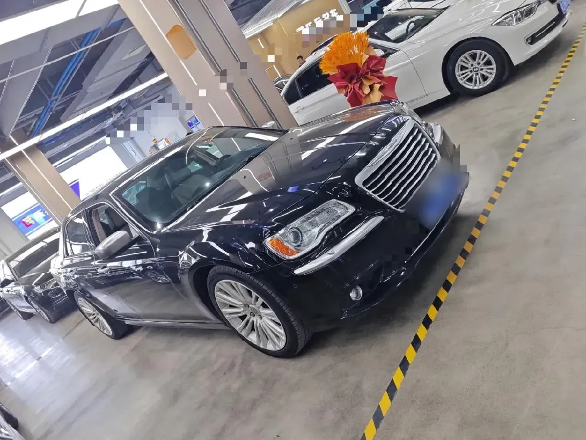 2014 Chrysler 300C 3.0L 234HP V6 8AT,autocango,china used car exporter,china ev exporter,chinese used car exporter,chinese used ev exporter