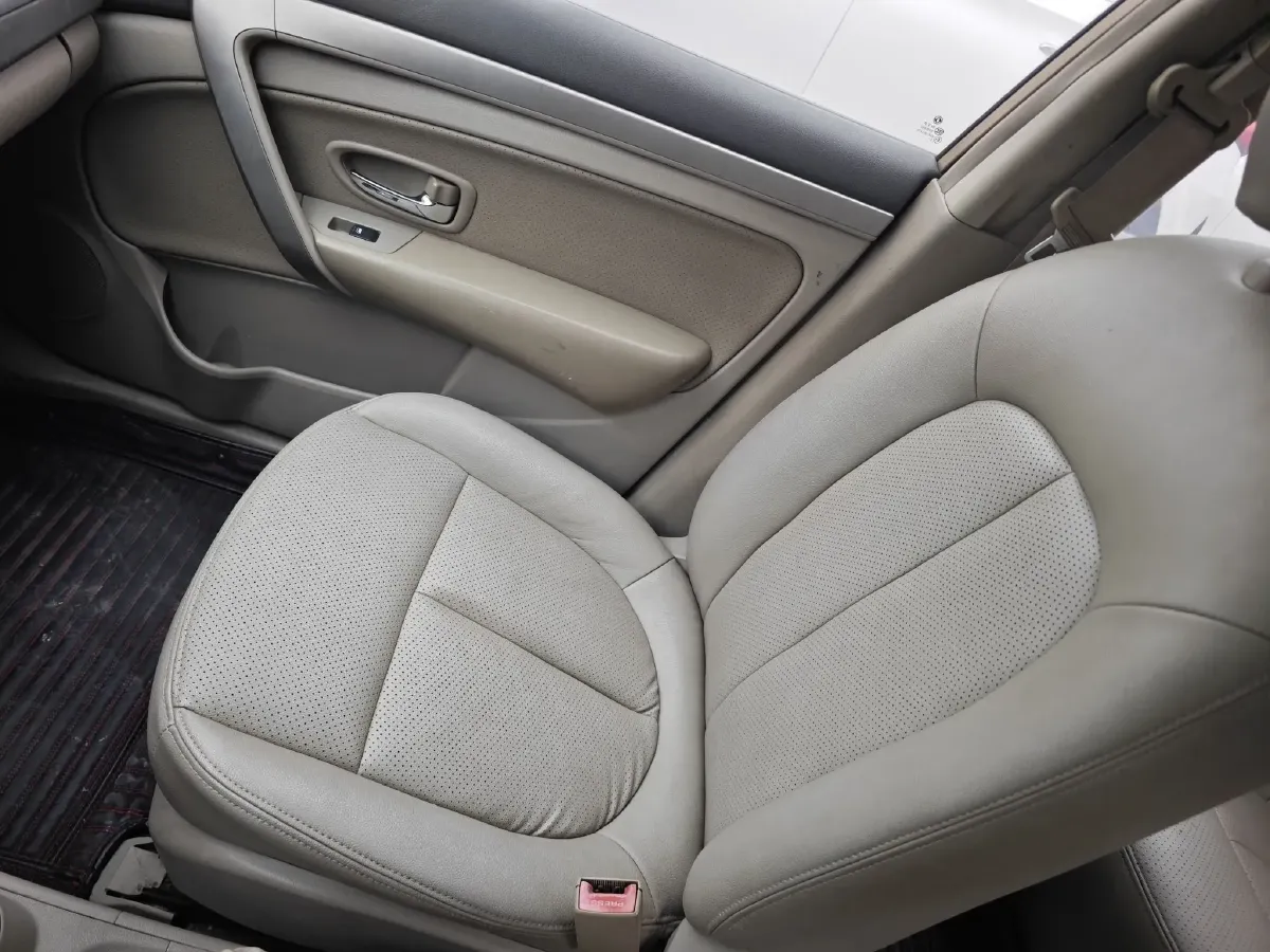 2014 DongFeng Aeolus A60 1.6L 117HP L4 5MT,autocango,china used car exporter,china ev exporter,chinese used car exporter,chinese used ev exporter