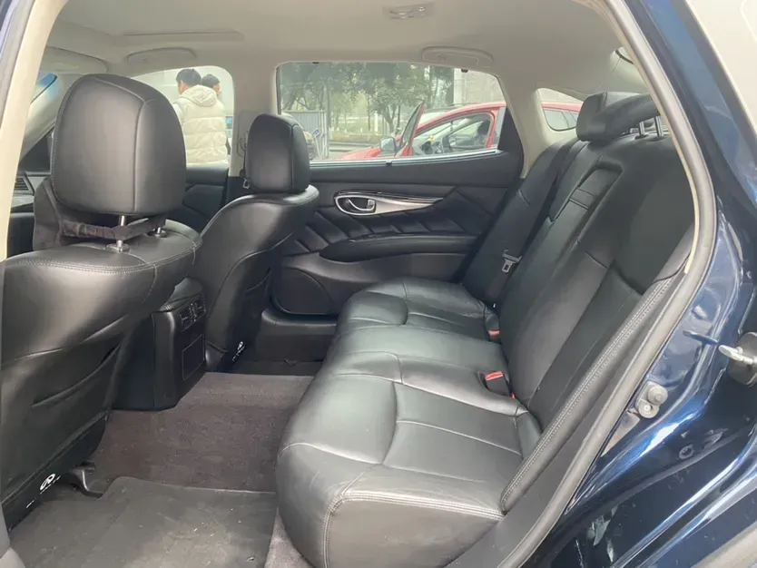 2017 Infiniti Q70 2.5L 222HP V6 7AT,autocango,china used car exporter,china ev exporter,chinese used car exporter,chinese used ev exporter