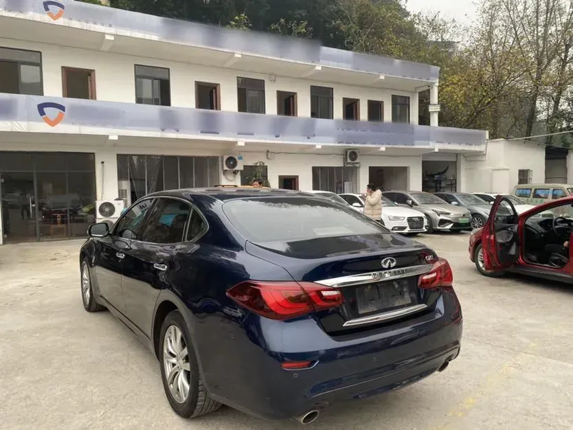2017 Infiniti Q70 2.5L 222HP V6 7AT,autocango,china used car exporter,china ev exporter,chinese used car exporter,chinese used ev exporter