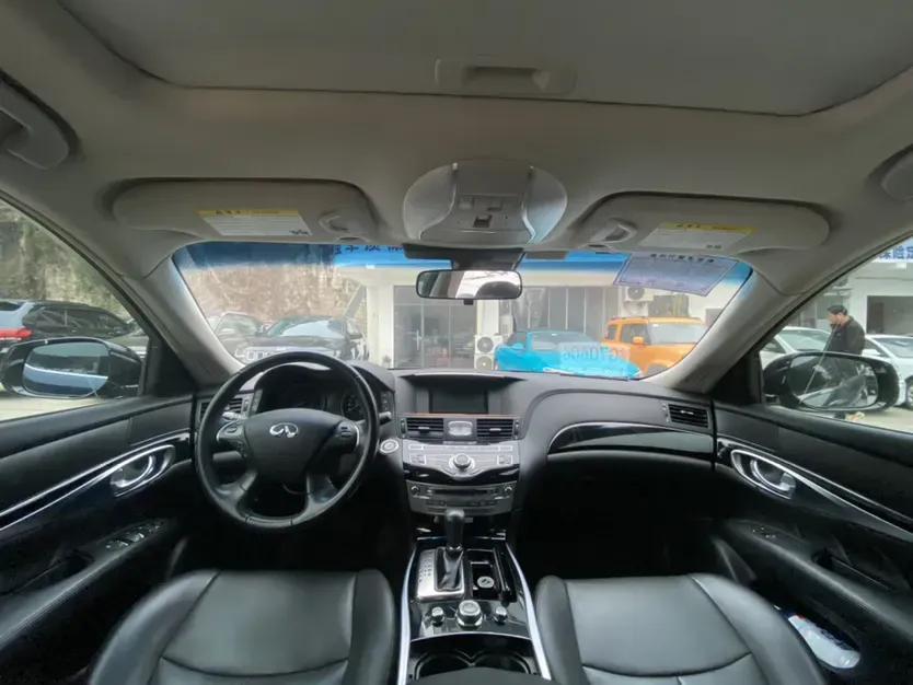 2017 Infiniti Q70 2.5L 222HP V6 7AT,autocango,china used car exporter,china ev exporter,chinese used car exporter,chinese used ev exporter