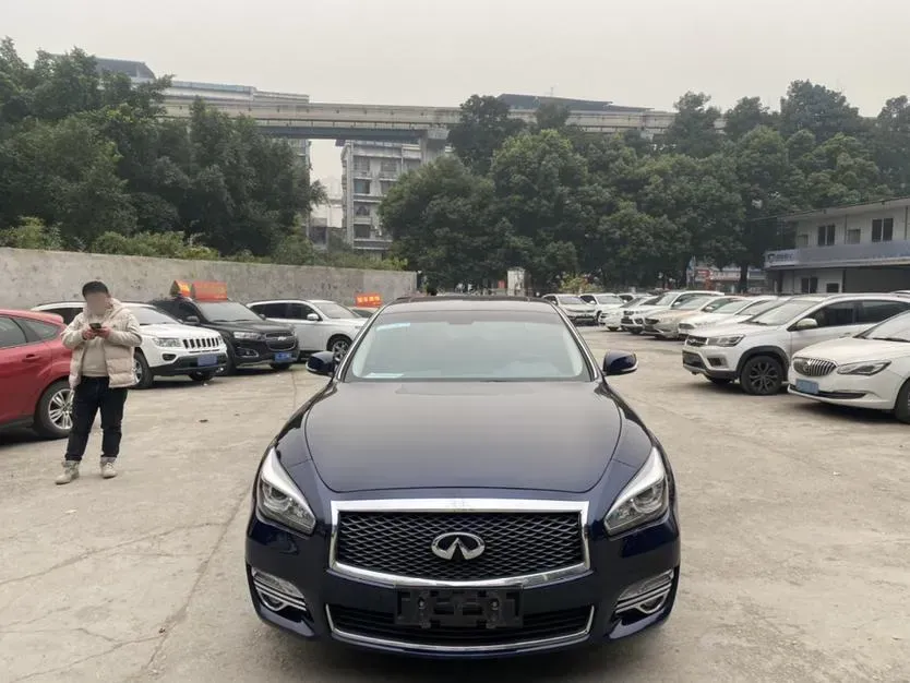 2017 Infiniti Q70 2.5L 222HP V6 7AT,autocango,china used car exporter,china ev exporter,chinese used car exporter,chinese used ev exporter