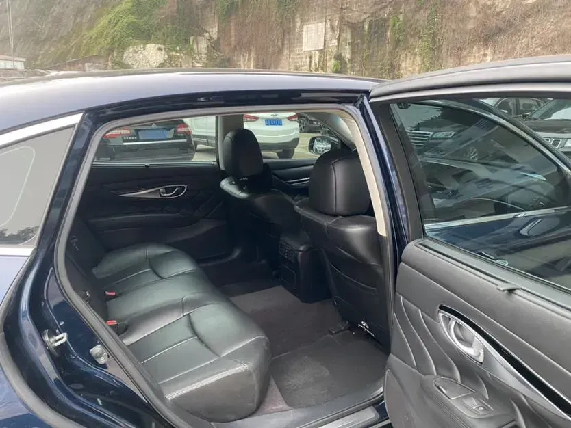 2017 Infiniti Q70 2.5L 222HP V6 7AT,autocango,china used car exporter,china ev exporter,chinese used car exporter,chinese used ev exporter