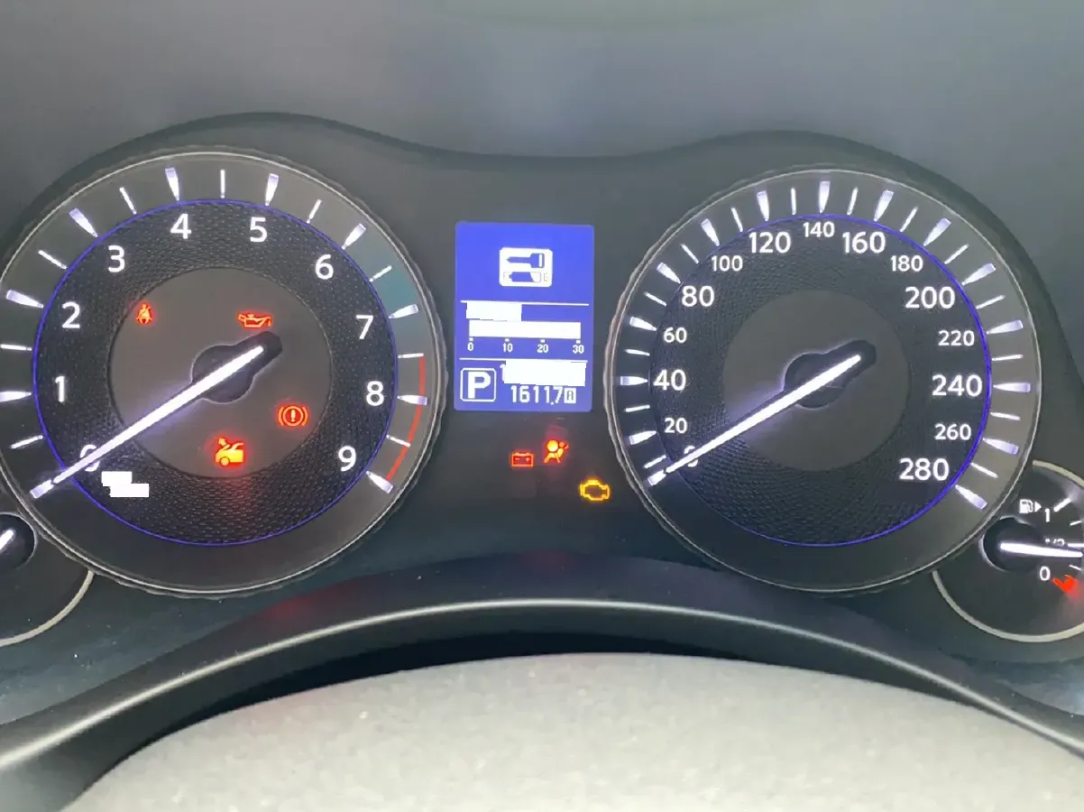 2017 Infiniti Q70 2.5L 222HP V6 7AT,autocango,china used car exporter,china ev exporter,chinese used car exporter,chinese used ev exporter