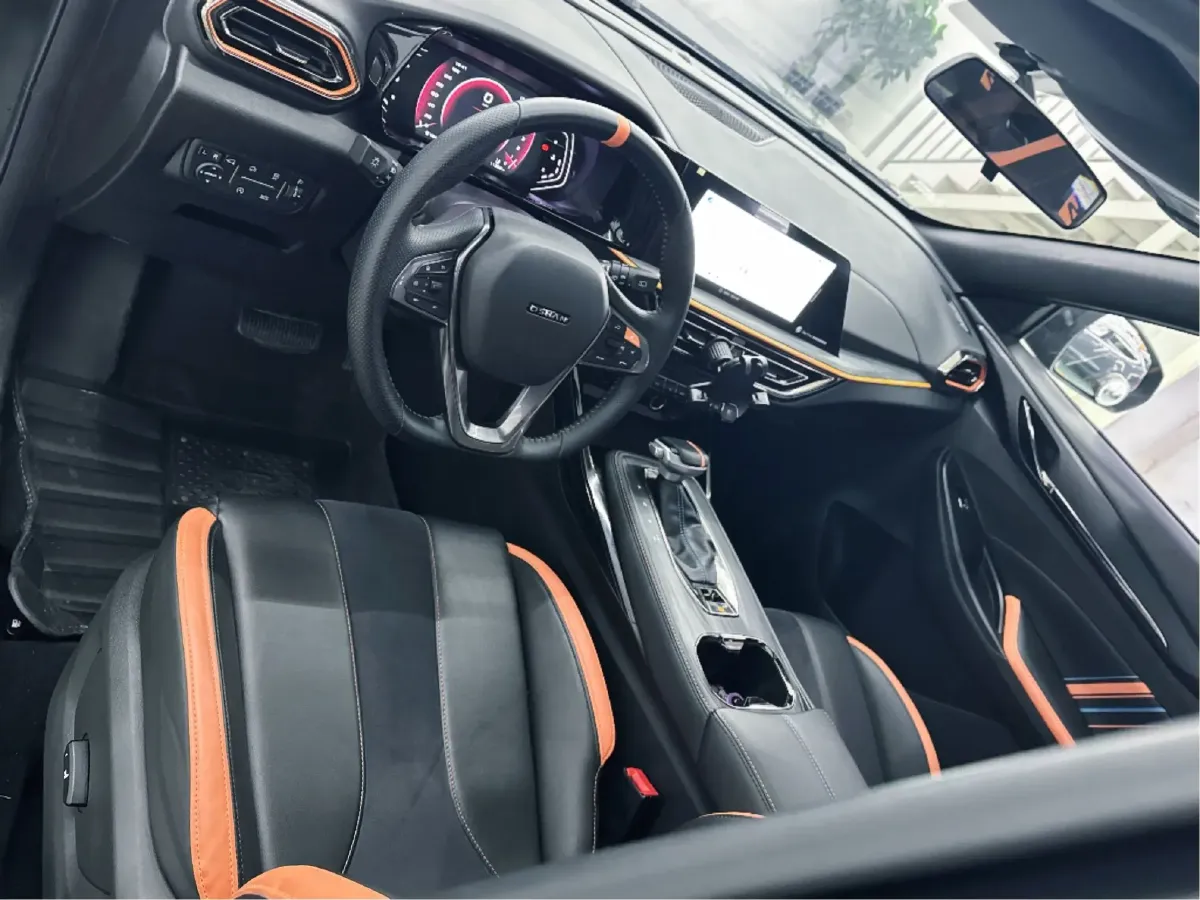 2022 ChangAn Oshan X5 1.5T 180HP L4 7DCT,autocango,china used car exporter,china ev exporter,chinese used car exporter,chinese used ev exporter