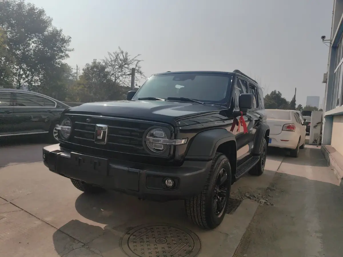 2024 Tank 300 2.0T 227HP L4 8AT