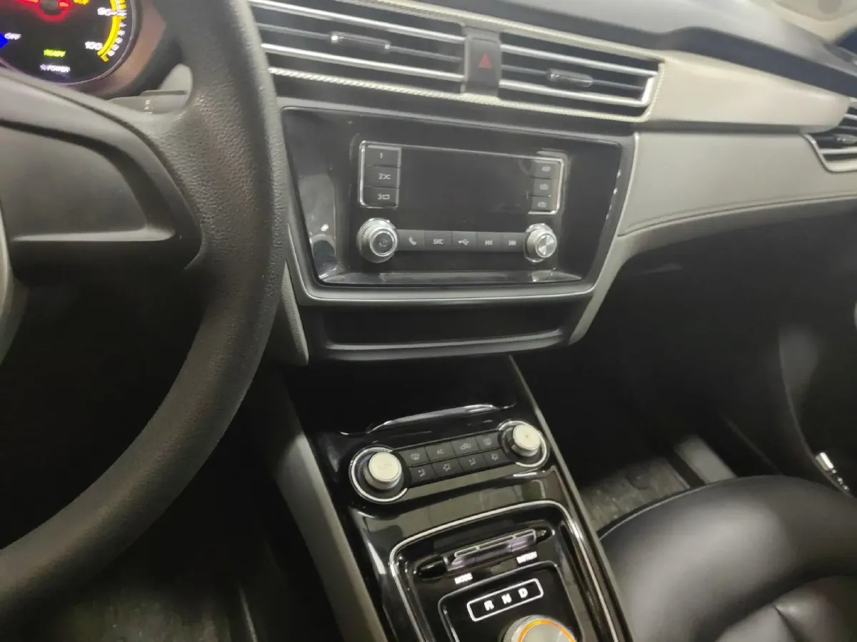 2018 Roewe Ei5 BEV 35KWH,autocango,china used car exporter,china ev exporter,chinese used car exporter,chinese used ev exporter