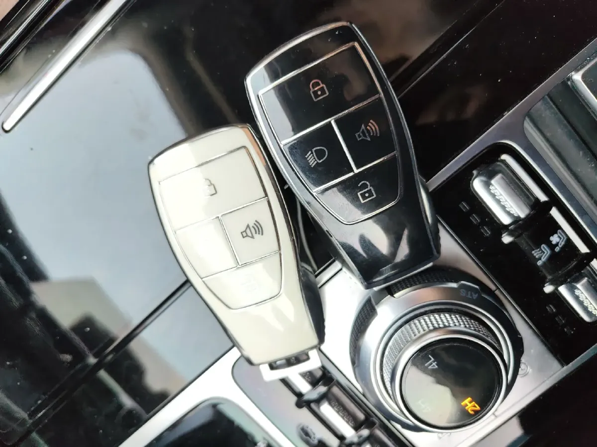 2022 BeiJing BJ60 2.0T 267HP L4 8AT,autocango,china used car exporter,china ev exporter,chinese used car exporter,chinese used ev exporter