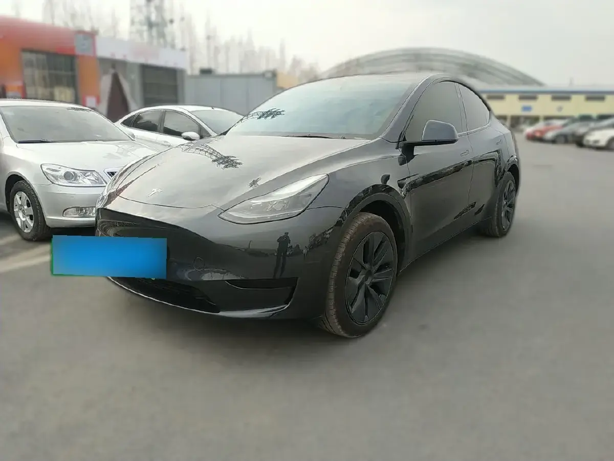 2024 Tesla Model Y BEV 60KWH