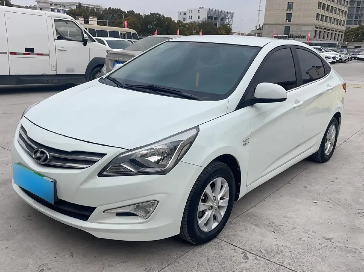 2014 Hyundai Reina 1.4L 107HP L4 5MT