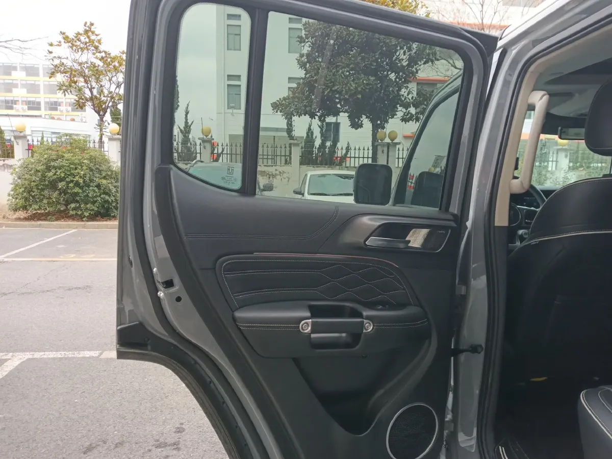 2021 Tank 300 2.0T 227HP L4 8AT,autocango,china used car exporter,china ev exporter,chinese used car exporter,chinese used ev exporter