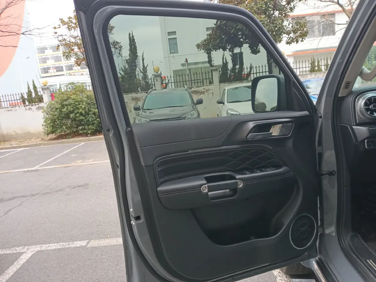 2021 Tank 300 2.0T 227HP L4 8AT,autocango,china used car exporter,china ev exporter,chinese used car exporter,chinese used ev exporter