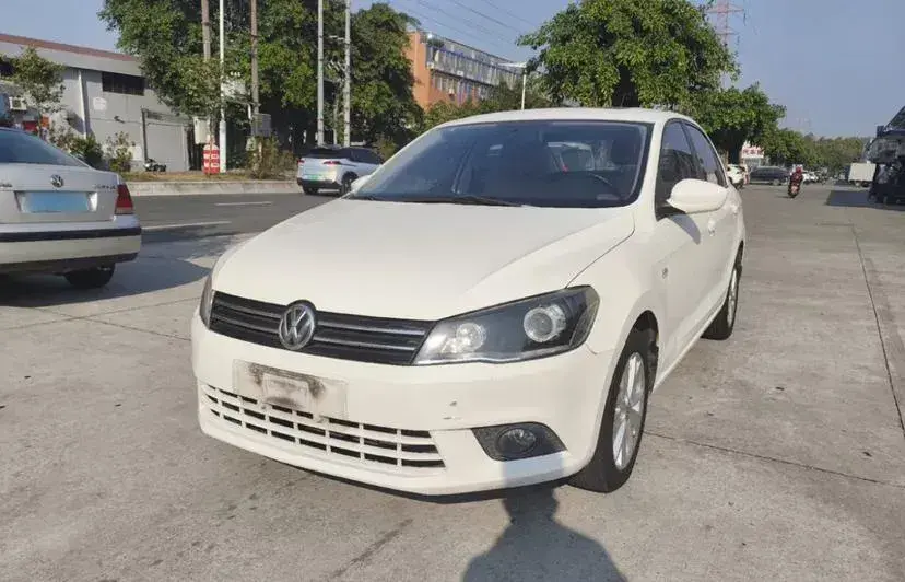 2013 Volkswagen Jetta 1.6L 110HP L4 5MT