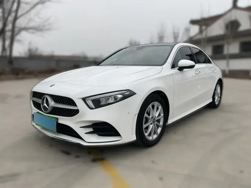 2019 Mercedes-Benz A Class 1.3T 163HP L4 7DCT