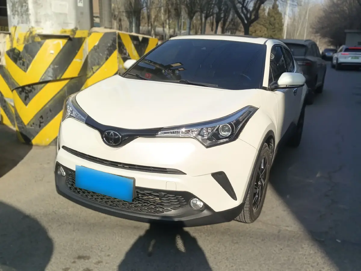 2020 Toyota C-HR 2.0L 171HP L4 CVT
