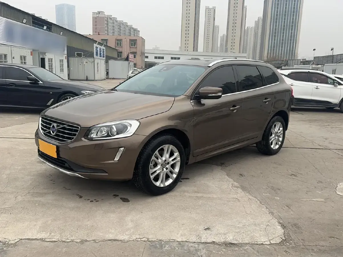 2015 Volvo XC60 2.0T 245HP L4 8AT