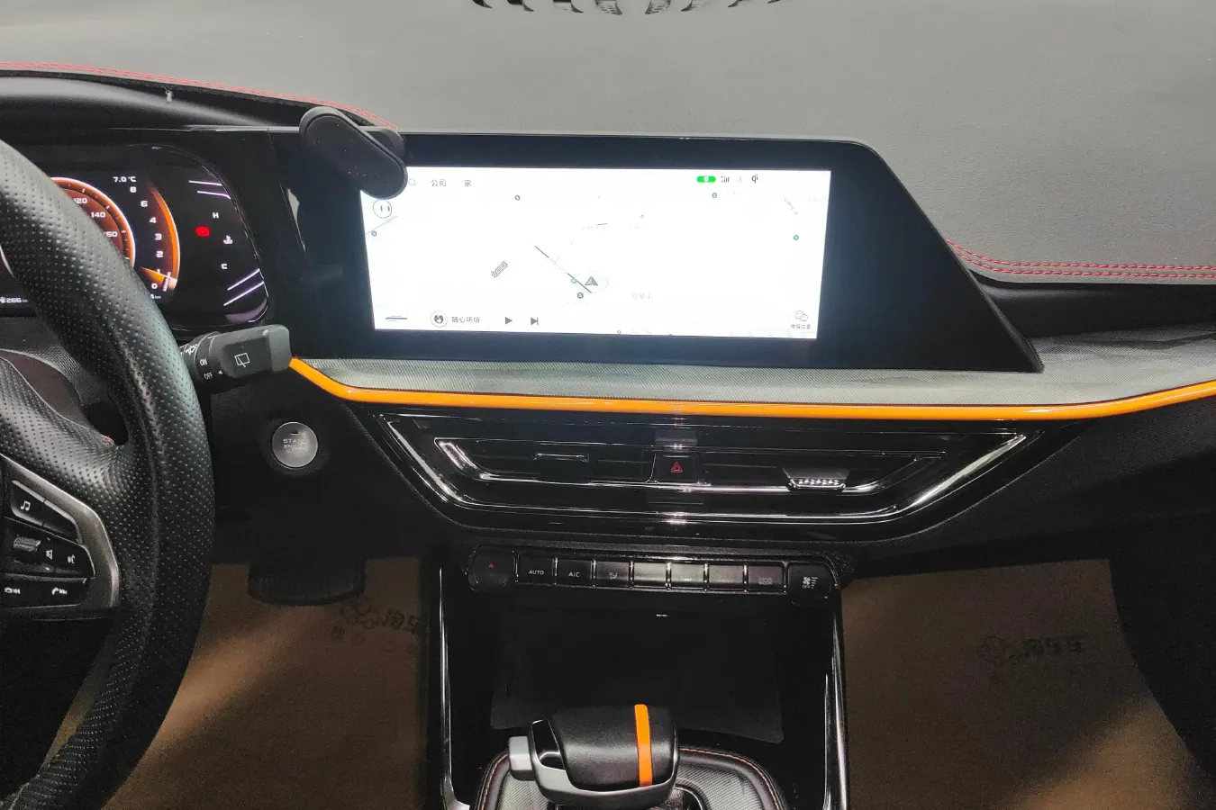 2022 ChangAn Oshan X5 1.5T 180HP L4 7DCT,autocango,china used car exporter,china ev exporter,chinese used car exporter,chinese used ev exporter