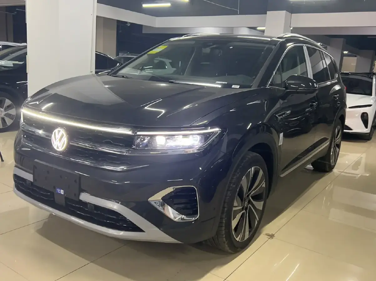 2024 Volkswagen Talagon 2.0T 220HP L4 7DCT