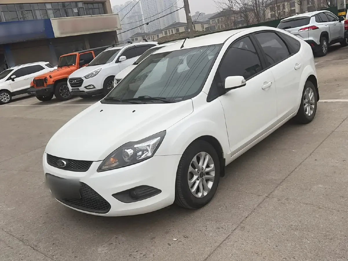 2013 Ford Focus 1.8L 124HP L4 4AT