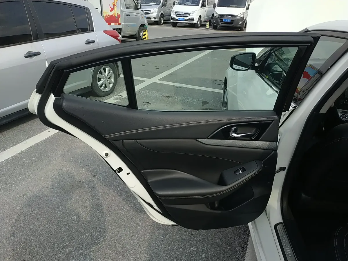 2016 Nissan Maxima 2.5L 186HP L4 CVT,autocango,china used car exporter,china ev exporter,chinese used car exporter,chinese used ev exporter