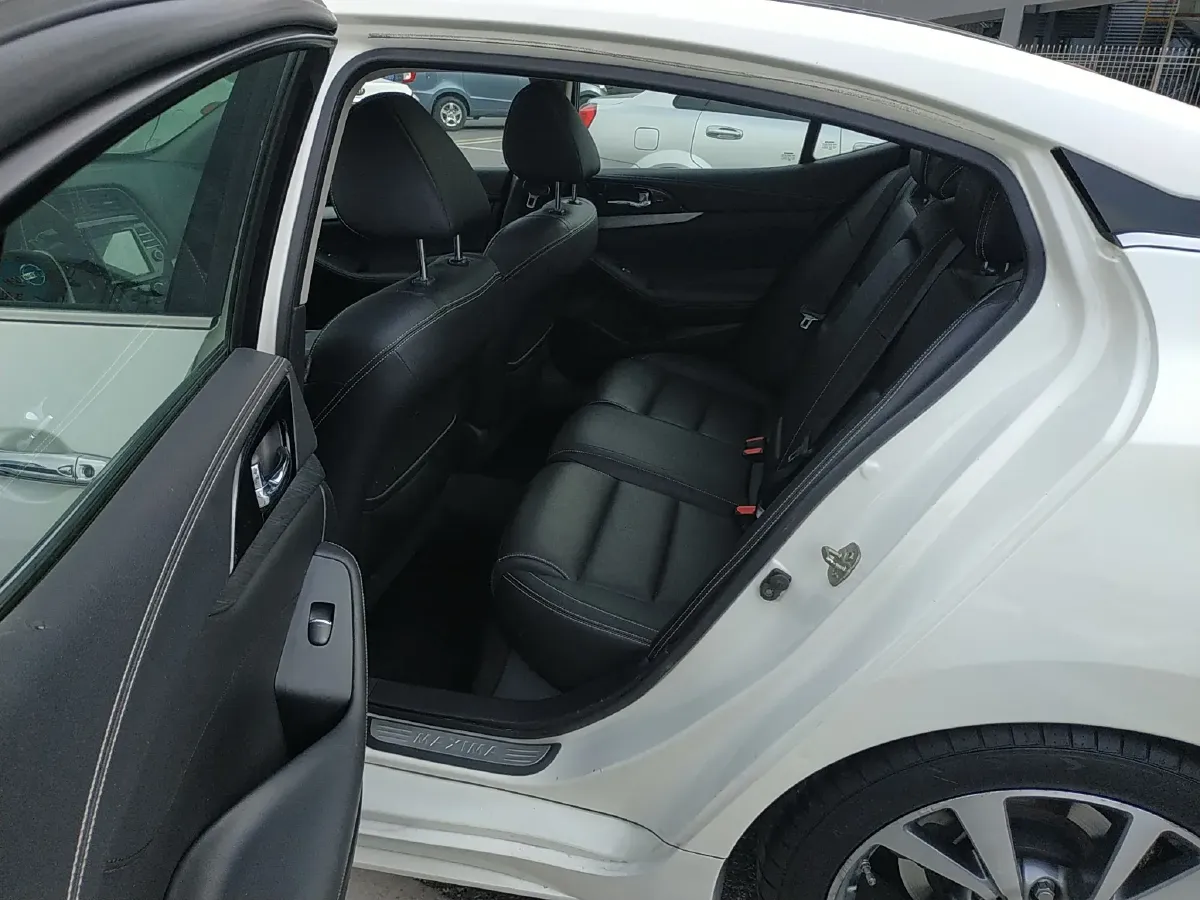 2016 Nissan Maxima 2.5L 186HP L4 CVT,autocango,china used car exporter,china ev exporter,chinese used car exporter,chinese used ev exporter