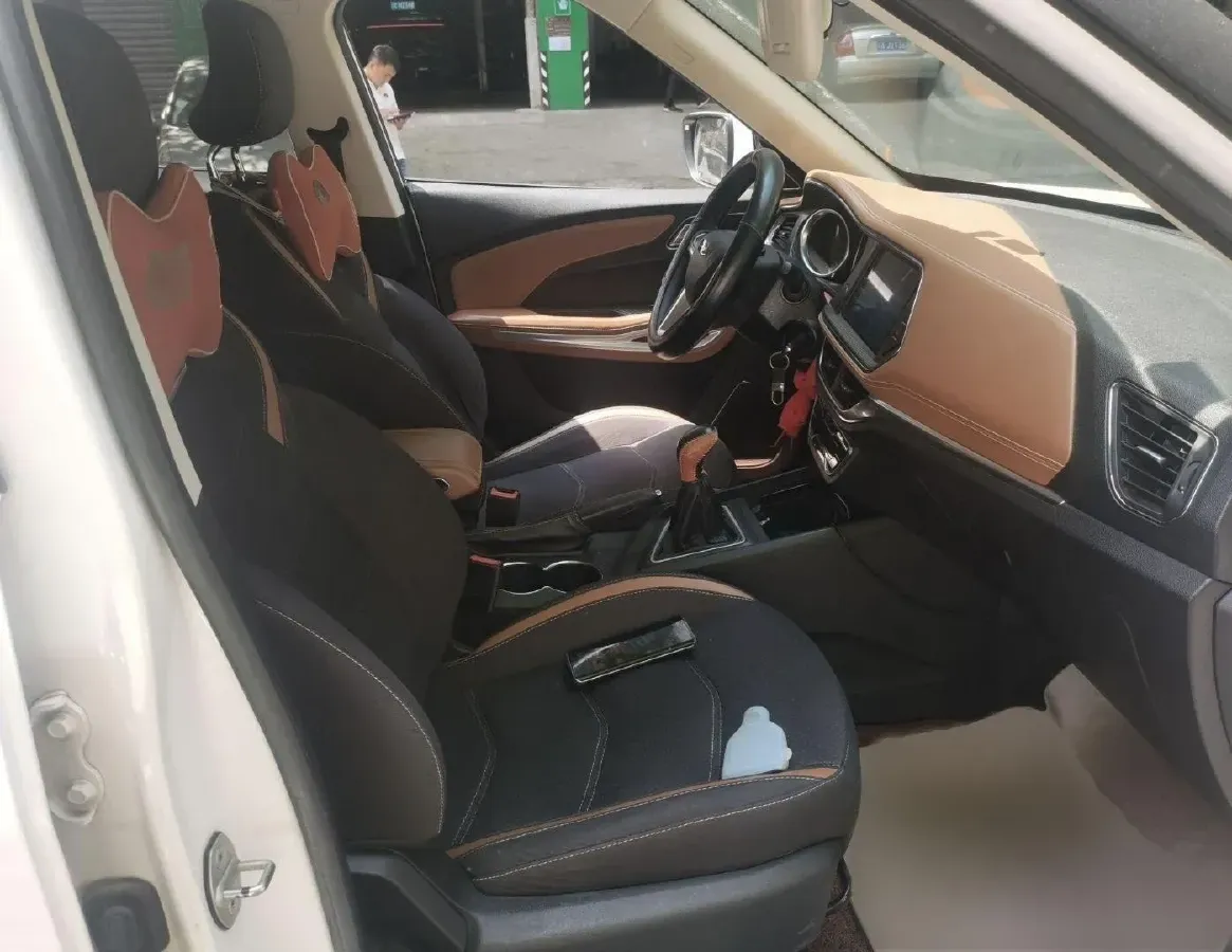 2017 Zotye T300 1.5L 112HP L4 5MT,autocango,china used car exporter,china ev exporter,chinese used car exporter,chinese used ev exporter