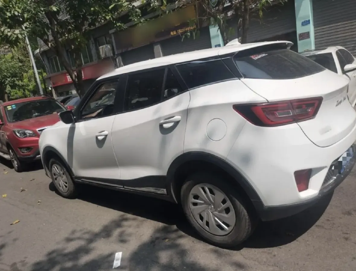 2017 Zotye T300 1.5L 112HP L4 5MT,autocango,china used car exporter,china ev exporter,chinese used car exporter,chinese used ev exporter