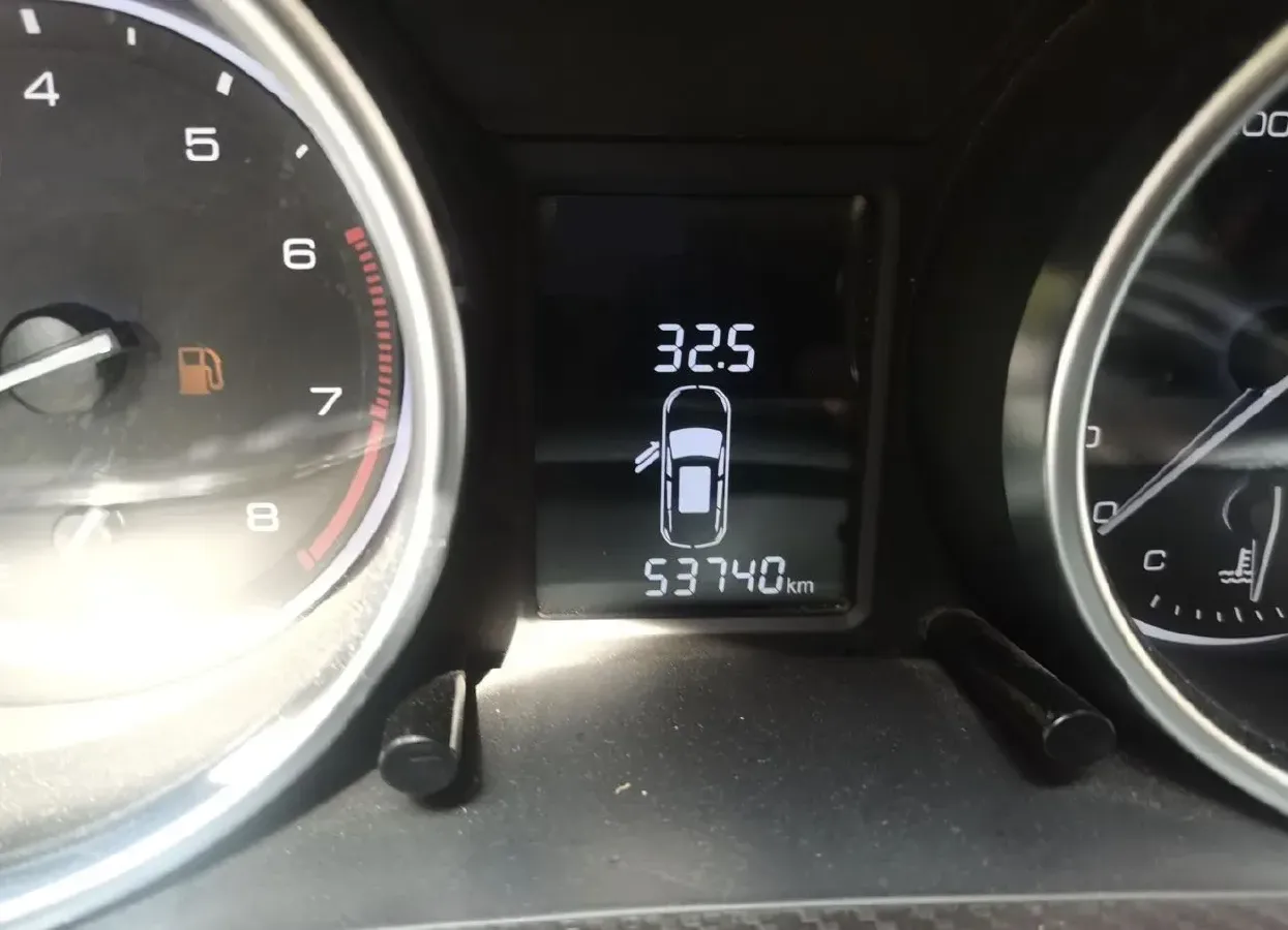 2017 Zotye T300 1.5L 112HP L4 5MT,autocango,china used car exporter,china ev exporter,chinese used car exporter,chinese used ev exporter