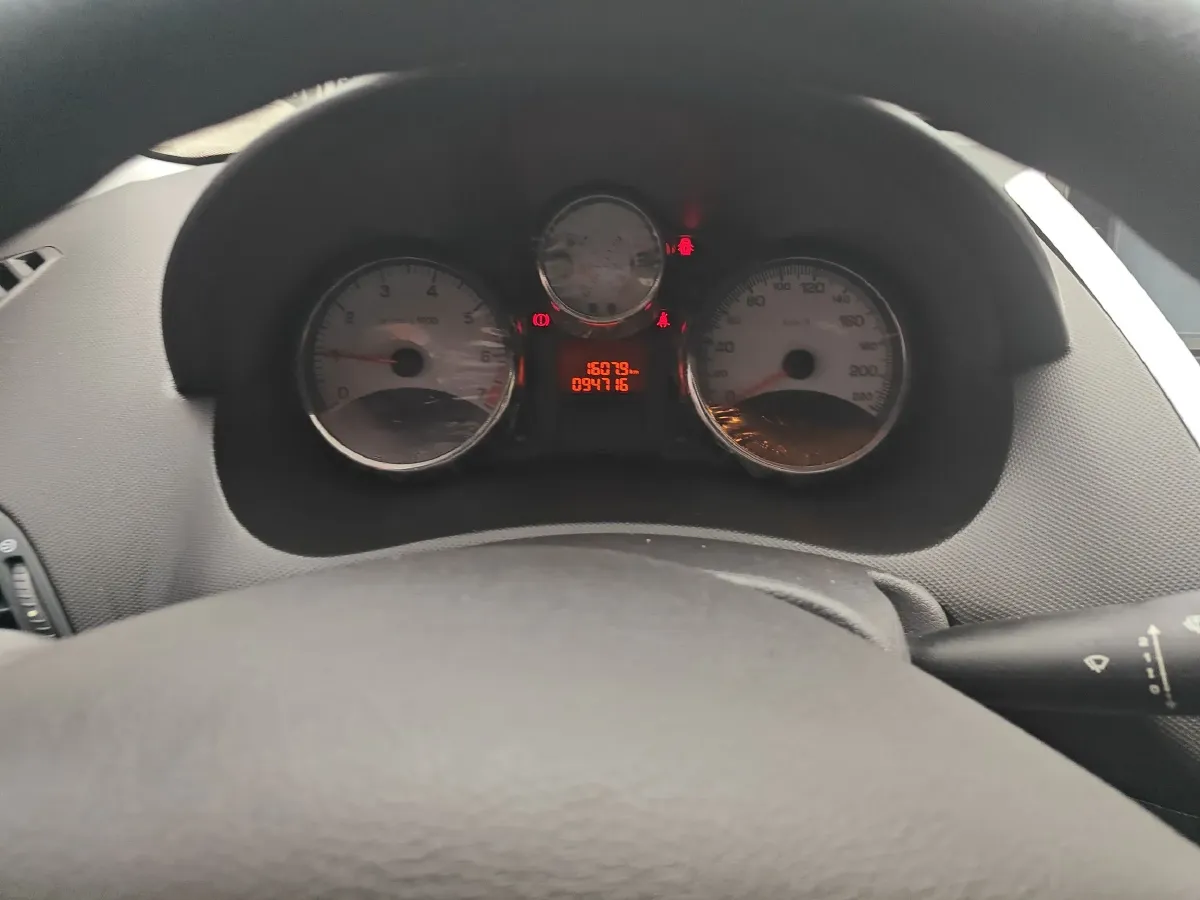 2011 Peugeot 207 1.4L 76HP L4 5MT,autocango,china used car exporter,china ev exporter,chinese used car exporter,chinese used ev exporter