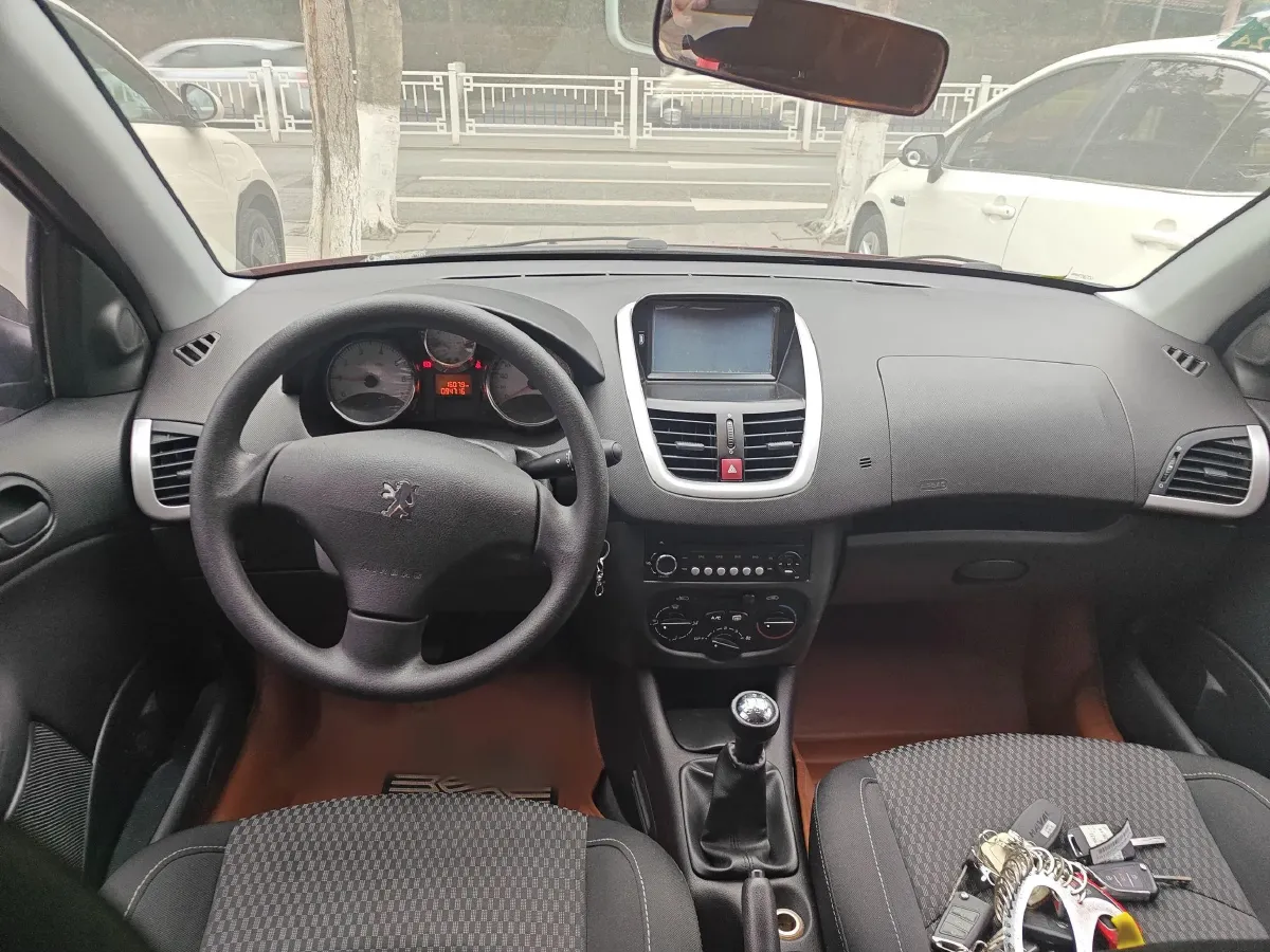 2011 Peugeot 207 1.4L 76HP L4 5MT,autocango,china used car exporter,china ev exporter,chinese used car exporter,chinese used ev exporter