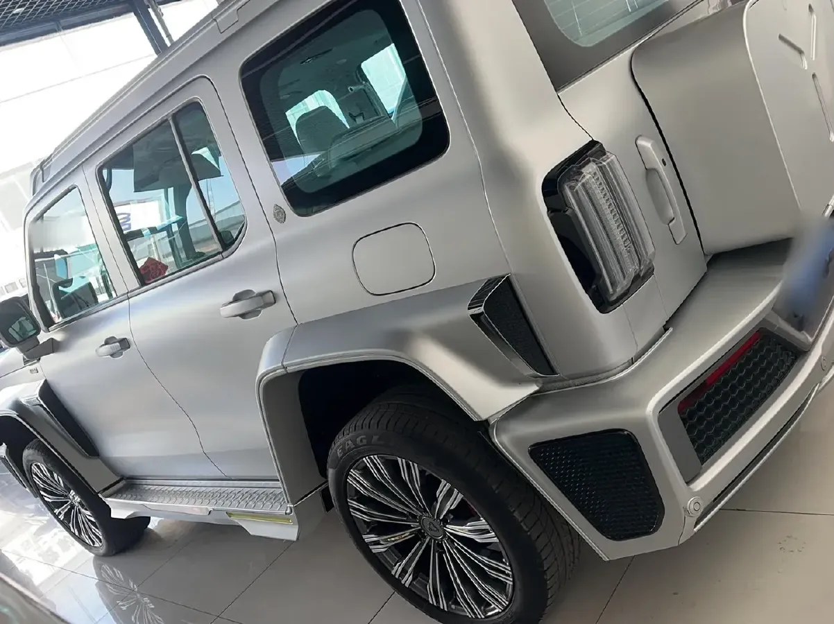 2021 Cyberspace 300 2.0T 227HP L4 8AT,autocango,china used car exporter,china ev exporter,chinese used car exporter,chinese used ev exporter