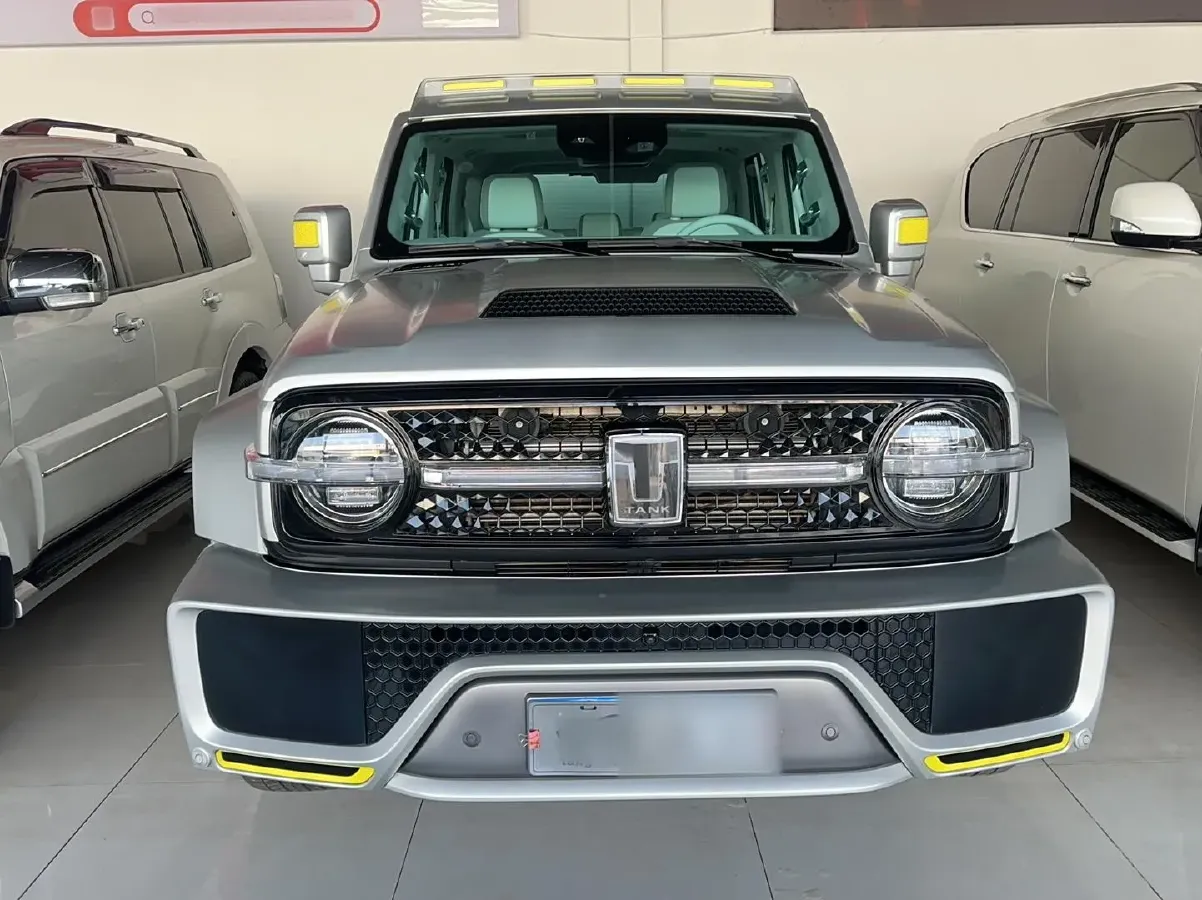 2021 Cyberspace 300 2.0T 227HP L4 8AT,autocango,china used car exporter,china ev exporter,chinese used car exporter,chinese used ev exporter