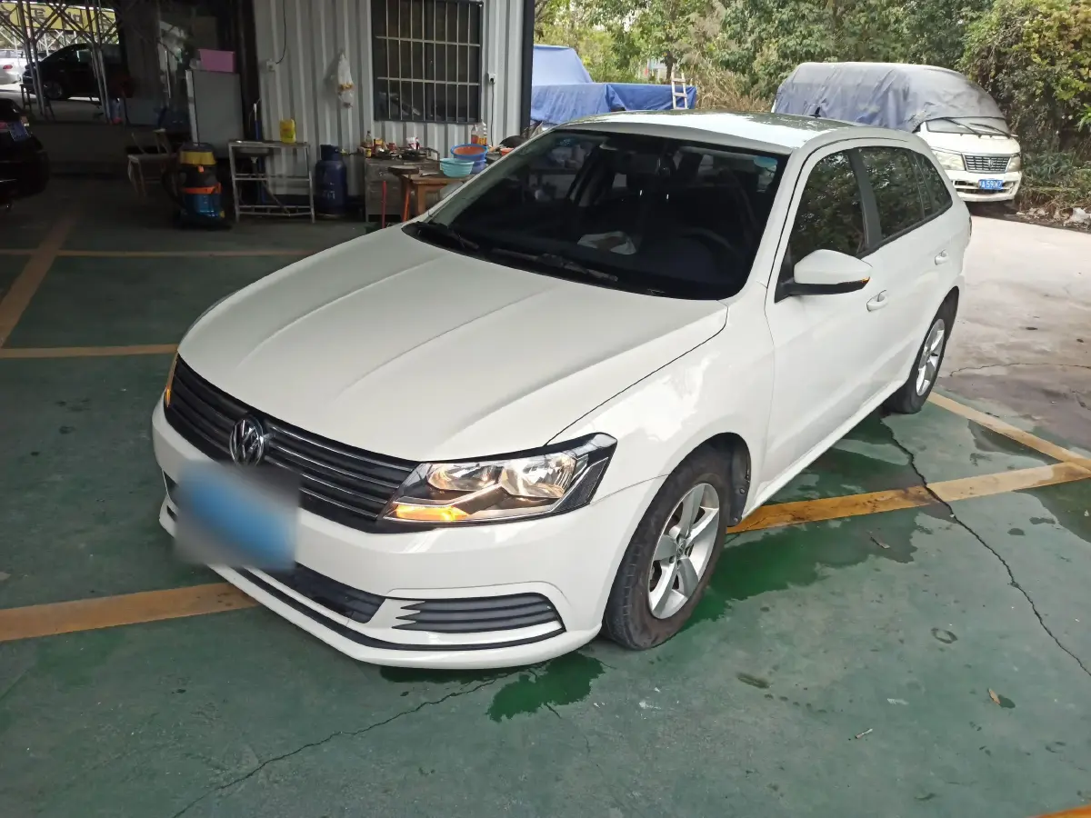 2015 Volkswagen Gran Lavida 1.6L 110HP L4 6AT