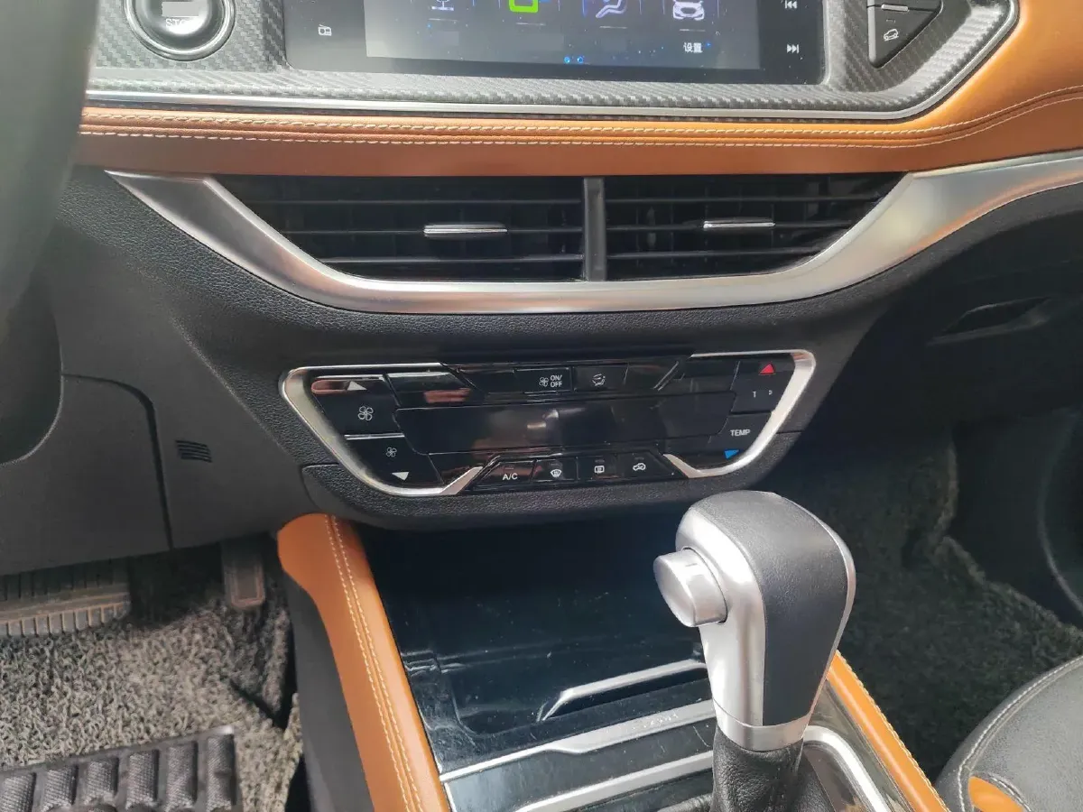 2017 Zotye T300 1.5T 144HP L4 CVT,autocango,china used car exporter,china ev exporter,chinese used car exporter,chinese used ev exporter