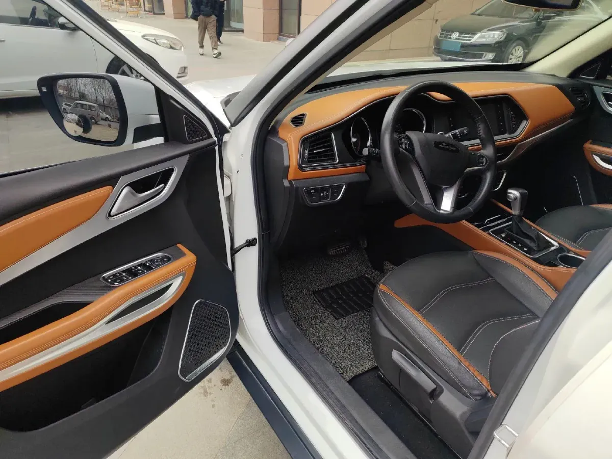 2017 Zotye T300 1.5T 144HP L4 CVT,autocango,china used car exporter,china ev exporter,chinese used car exporter,chinese used ev exporter