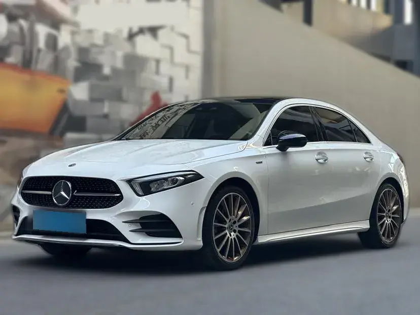 2019 Mercedes-Benz A Class 1.3T 163HP L4 7DCT